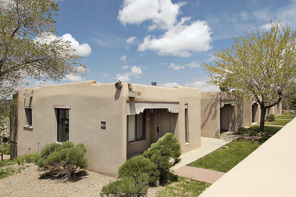 Fort Marcy Suites By All Seasons Resort Lodging Santa Fe Bagian luar foto