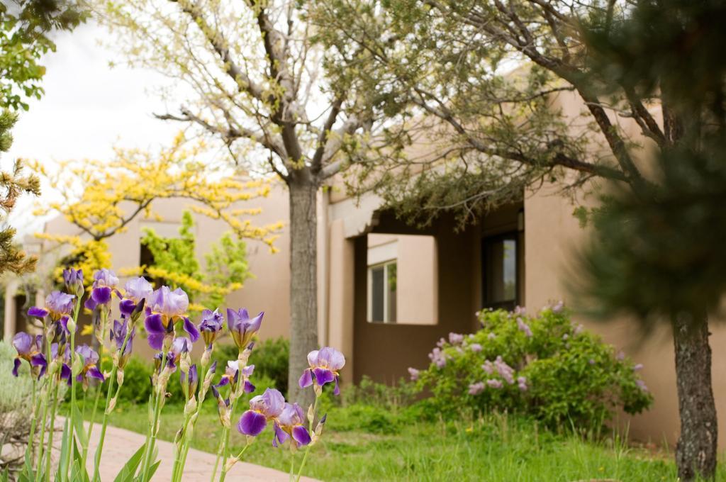Fort Marcy Suites By All Seasons Resort Lodging Santa Fe Bagian luar foto