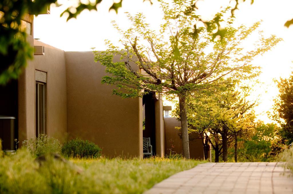 Fort Marcy Suites By All Seasons Resort Lodging Santa Fe Bagian luar foto